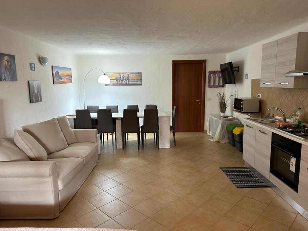 Lightblue-Celeste Central Apartment In Porto Rotondo Εξωτερικό φωτογραφία